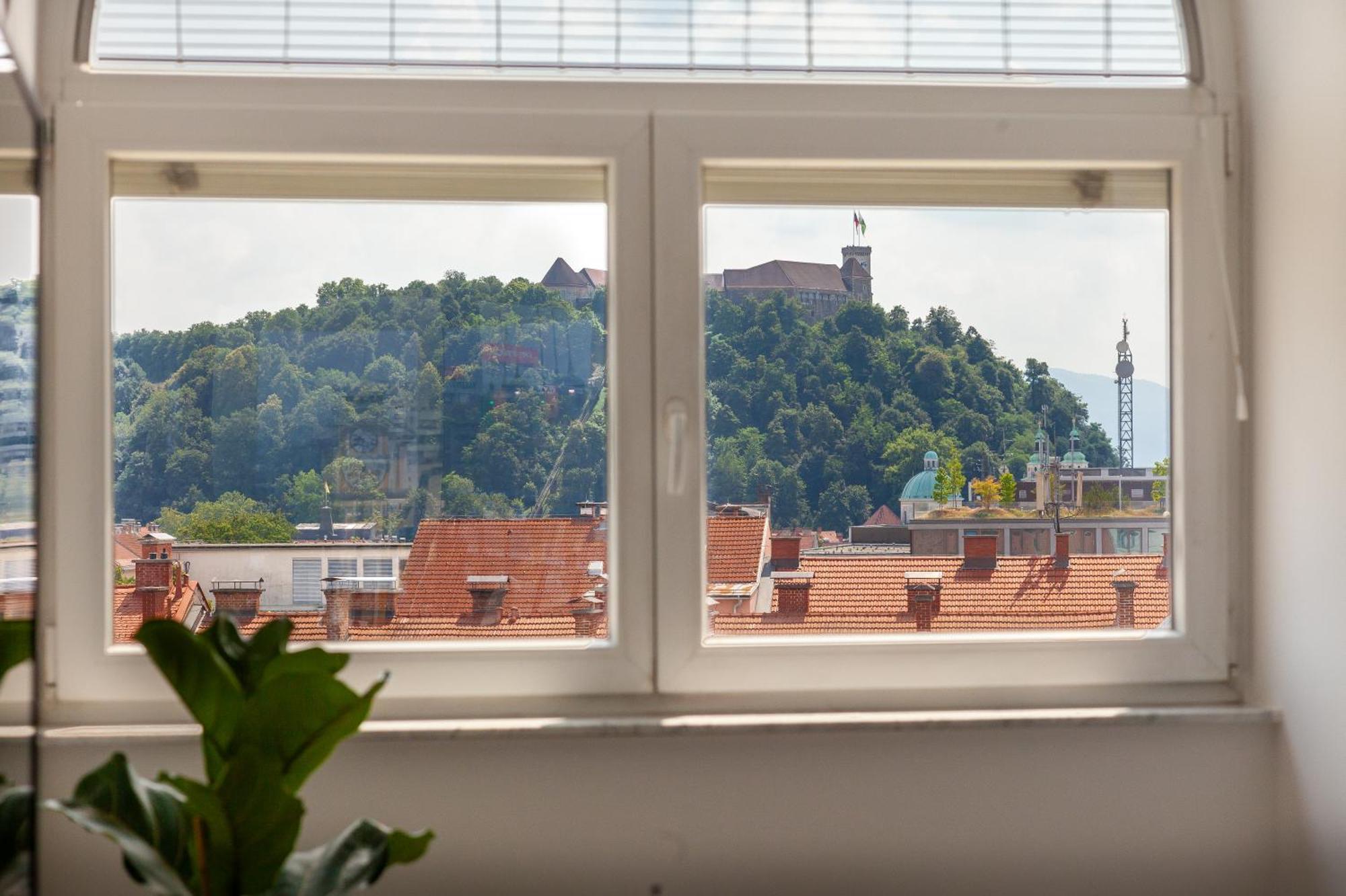 Luxe Penthouse With A Castle View リュブリャナ エクステリア 写真