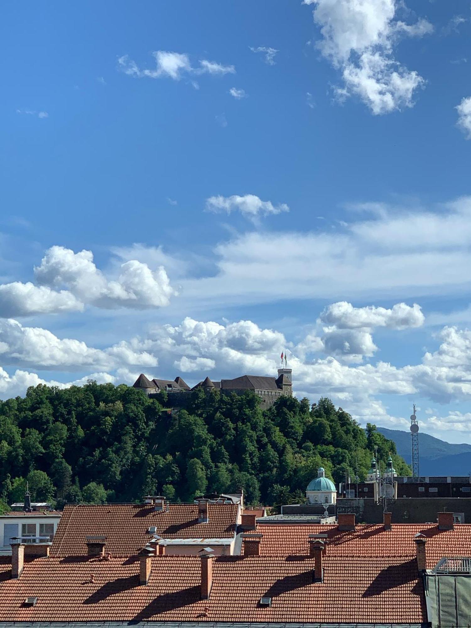 Luxe Penthouse With A Castle View リュブリャナ エクステリア 写真